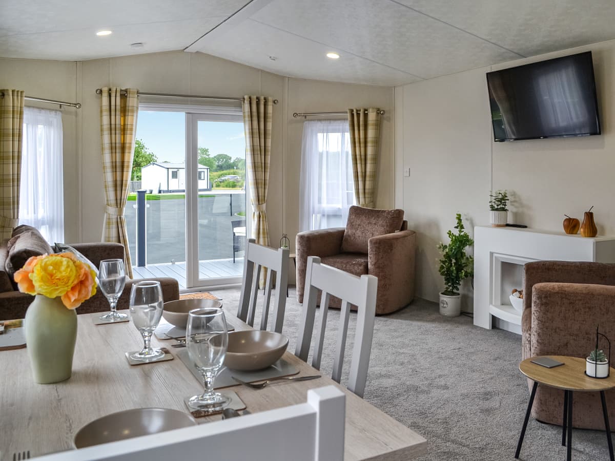 Lodge 9 - Bridlington Holiday Park - Holiday Lodge in Yorkshire - Image 5