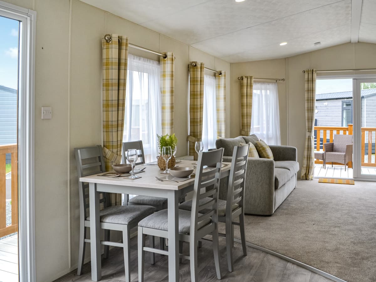 Lodge 43 - Bridlington Holiday Park - Holiday Lodge in Yorkshire - Image 5