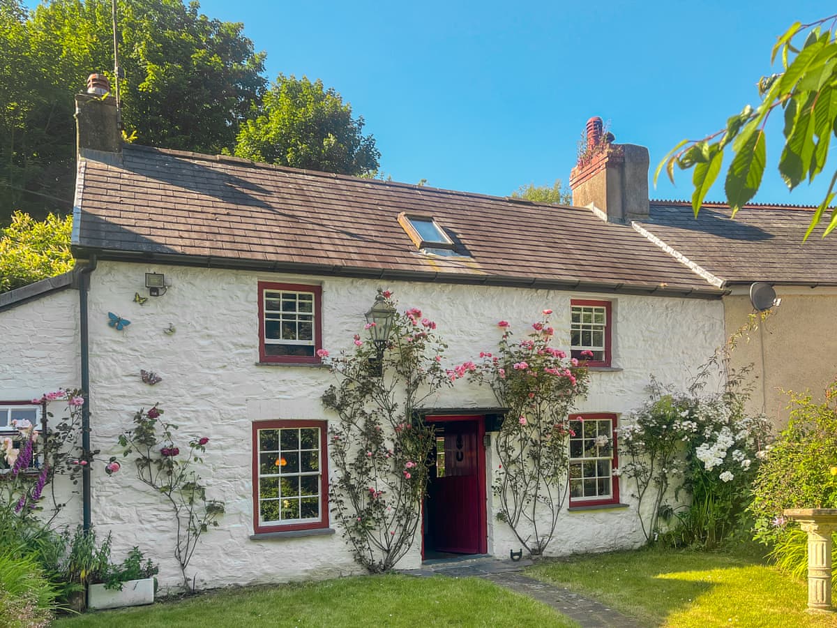 Monthly Tutor's Cottage — photo from cottages.com