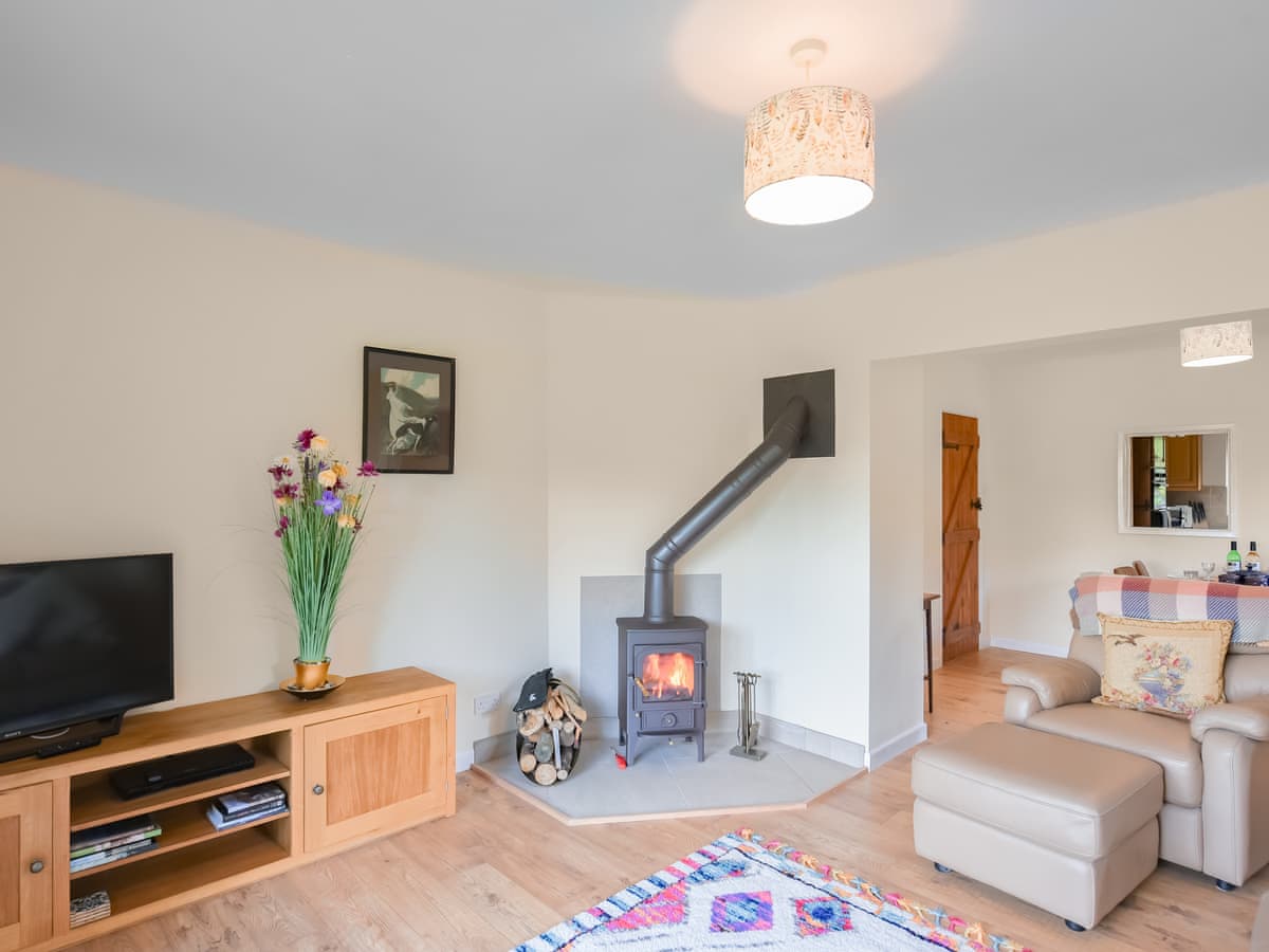 The Lodge at Harvest Farm - Holiday lodge in Central England - Image 3