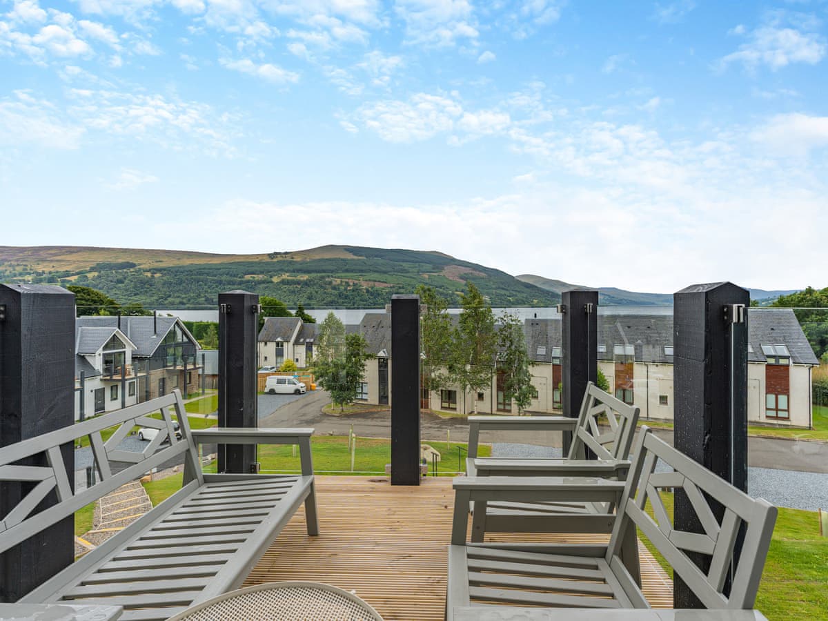 Shoreside holiday cottage near Perthshire