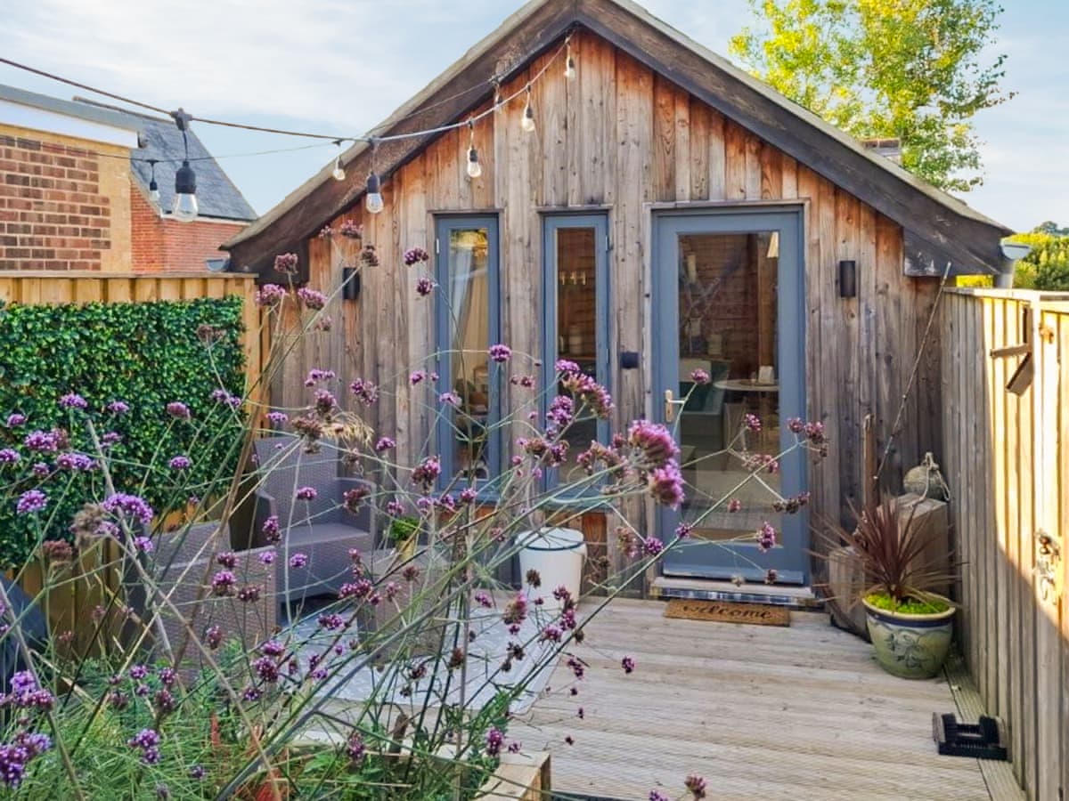 Muriel's Lodge - Holiday lodge in Southern England - Image 1