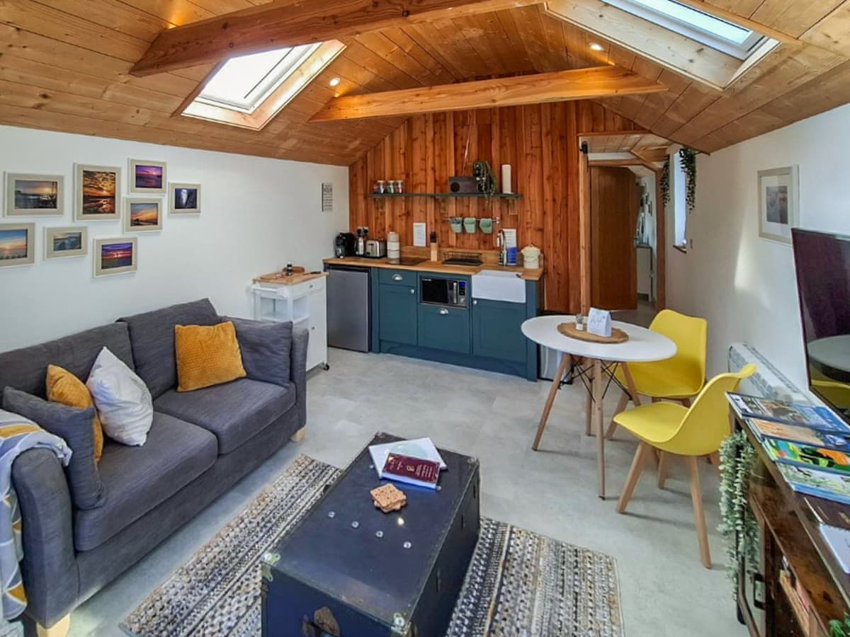 Muriel's Lodge - Holiday lodge in Southern England - Image 4