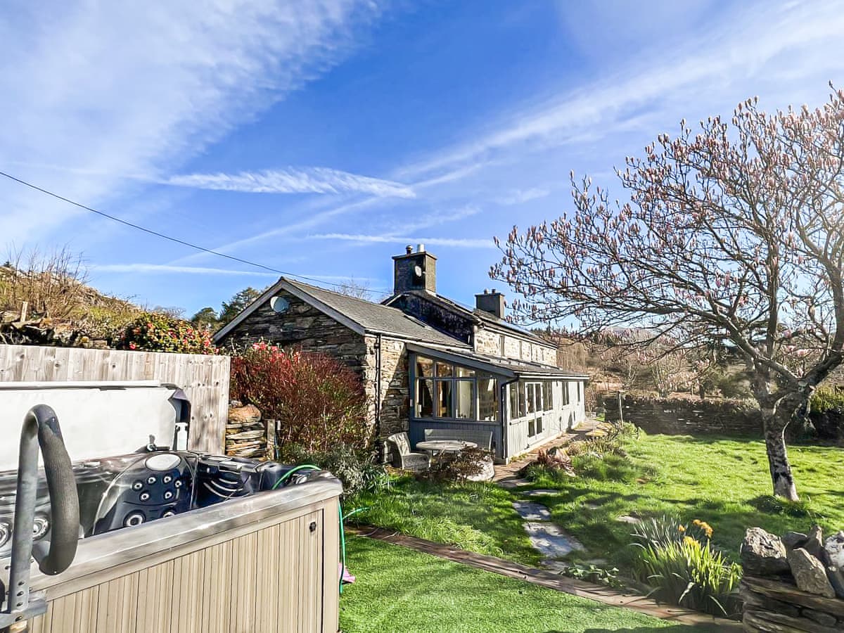 Self-catering cottages in Porthmadog