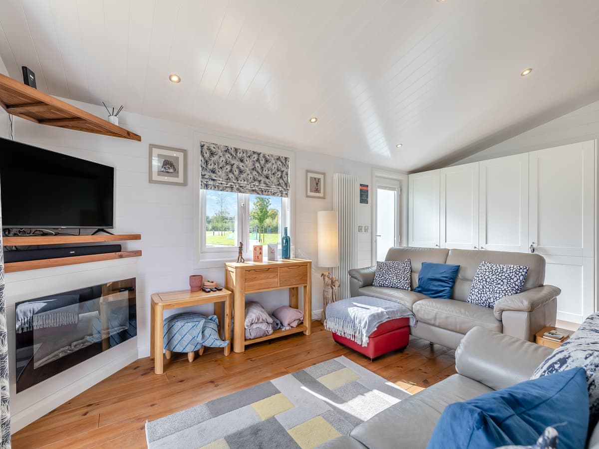 Lilac Tree Lodge - Holiday lodge in Central England - Image 3