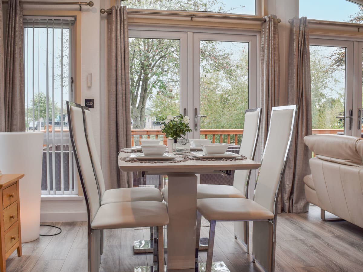 River Meets Lodge - Holiday Lodge in Central England - Image 5