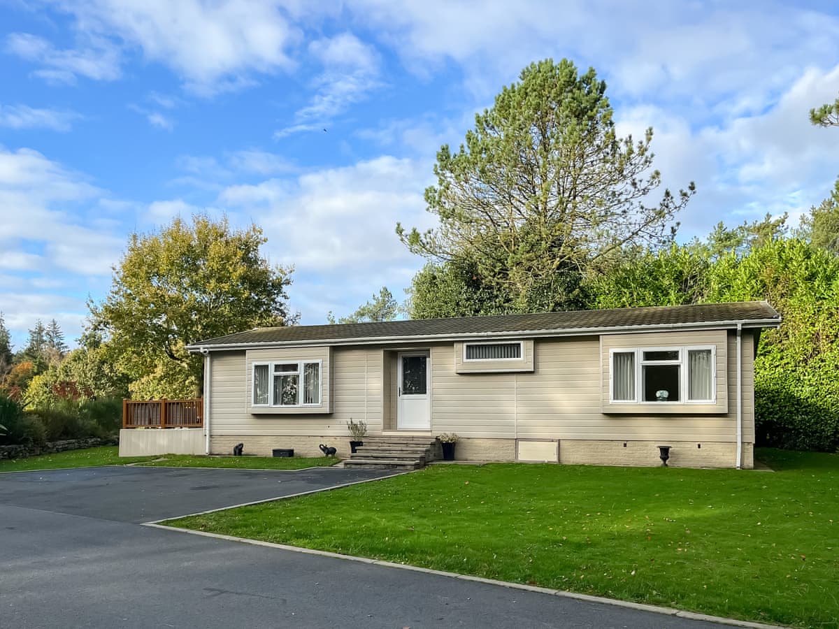 Pine Lodge - Holiday lodge in Central England - Image 2