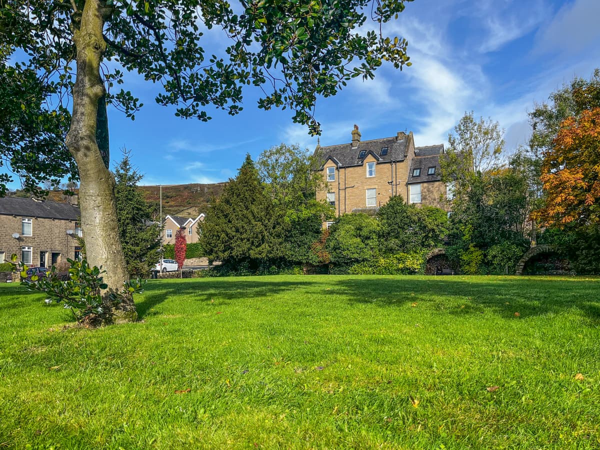 Studio on The Green near Lose Hill