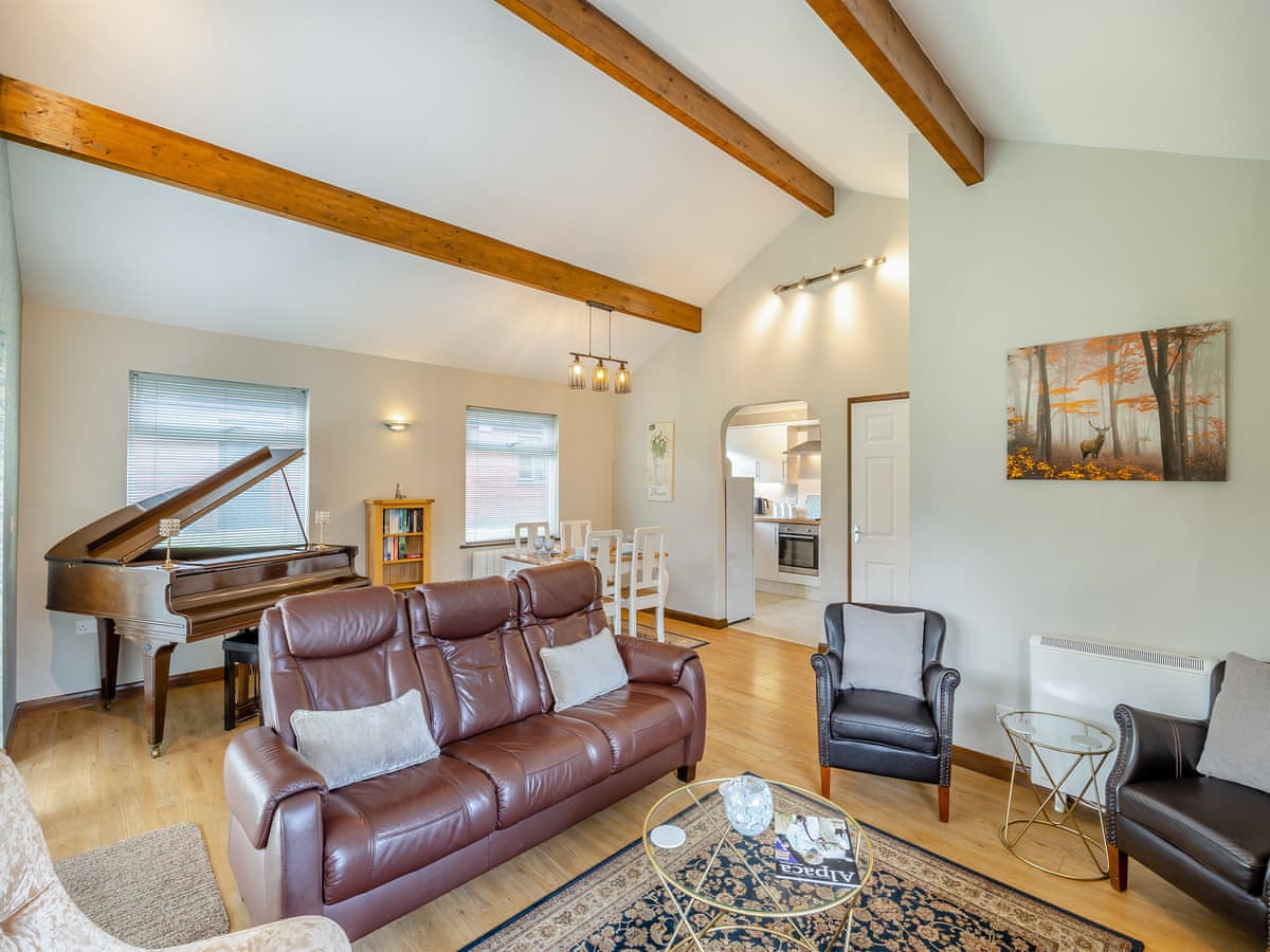 Birchdale Lodges & Alpaca's - Oscar Lodge - Holiday lodge in Central England - Image 3