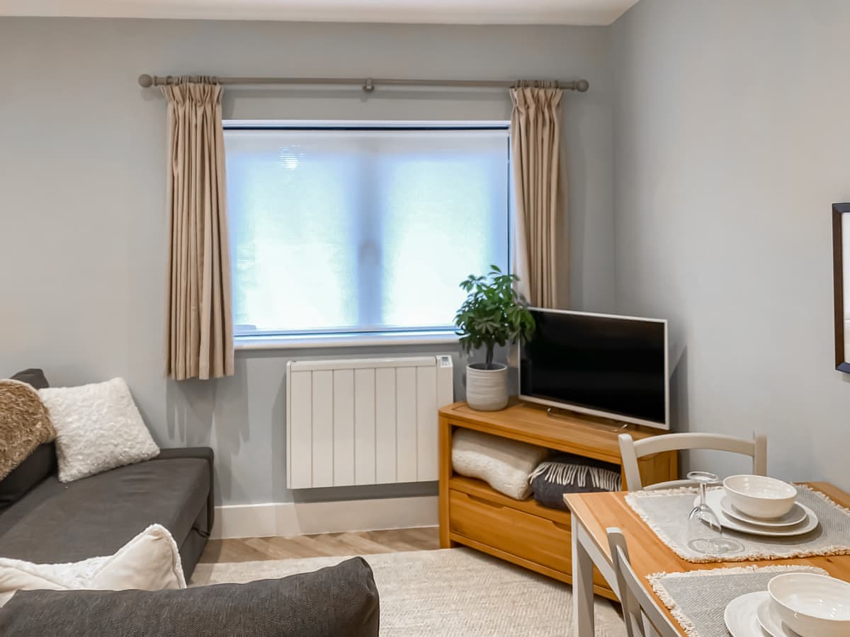 Woodland Lodge - Holiday Lodge in Central England - Image 2