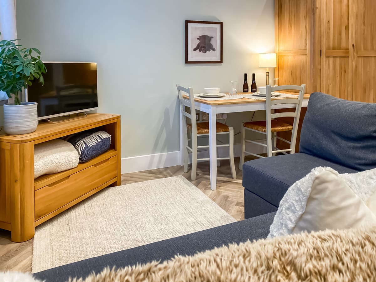 Woodland Lodge - Holiday Lodge in Central England - Image 3