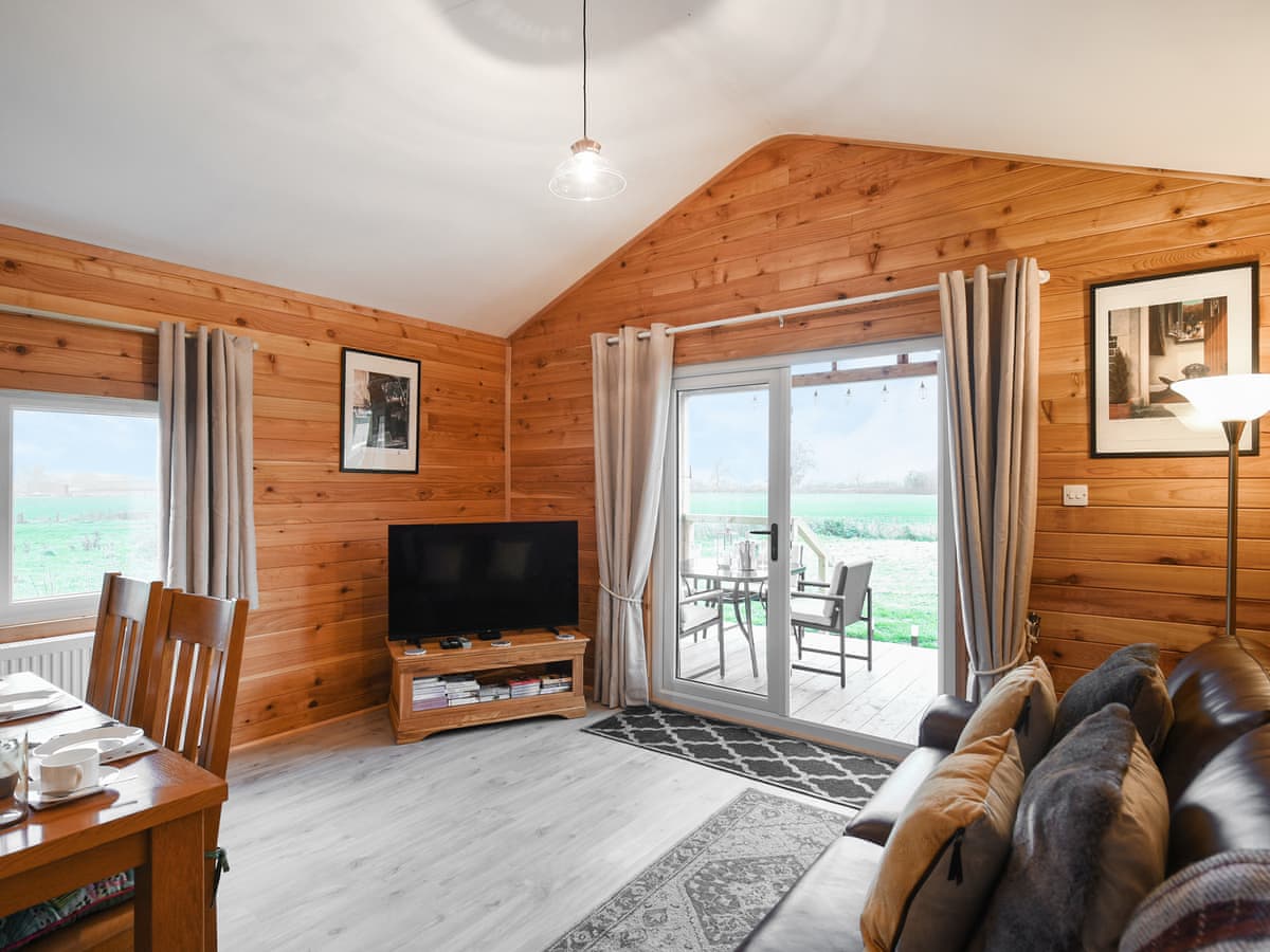 Llwynog Lodge - Image 2