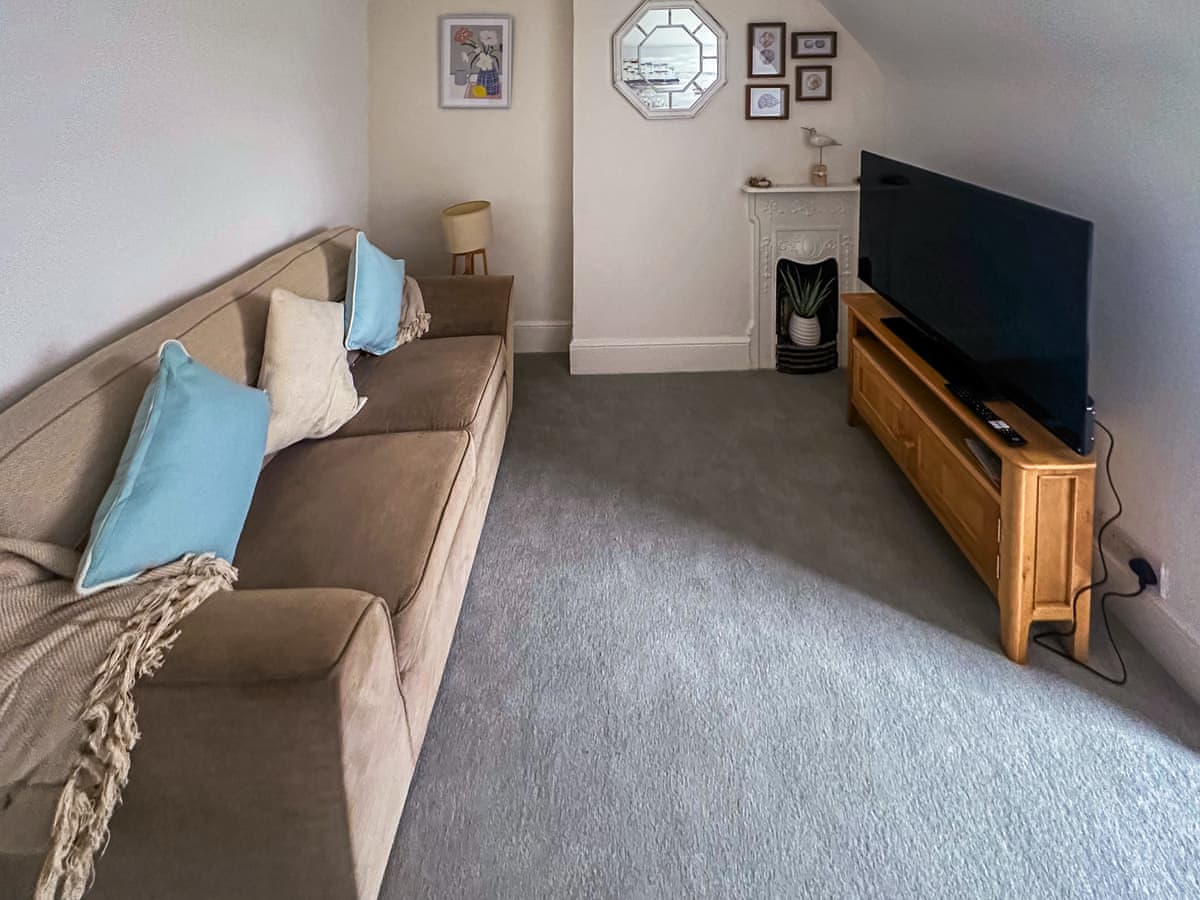 Seashore Apartments - Coastal Charm