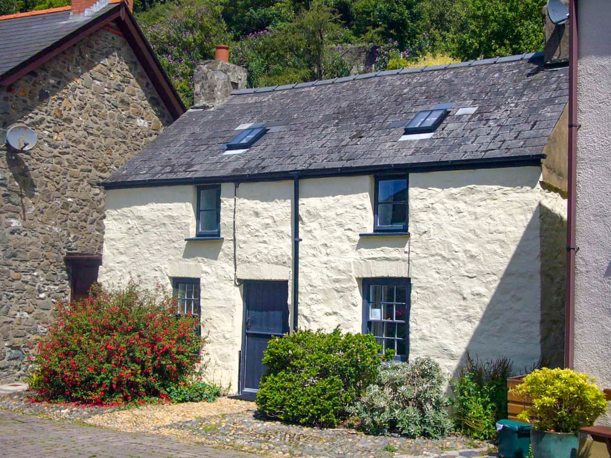 The Bears Cave — photo from cottages.com