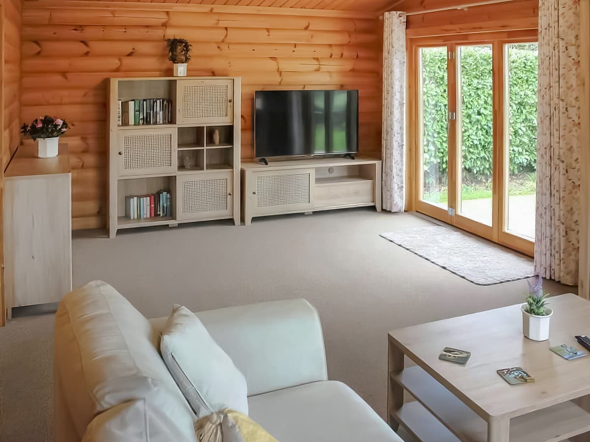 The Lodge - Holiday Lodge in Southern England - Image 2
