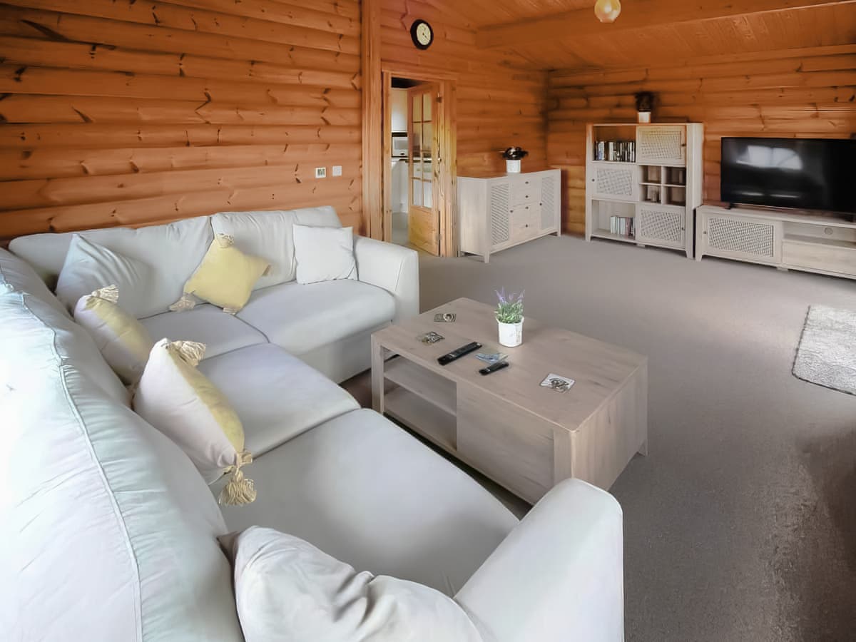 The Lodge - Holiday Lodge in Southern England - Image 4