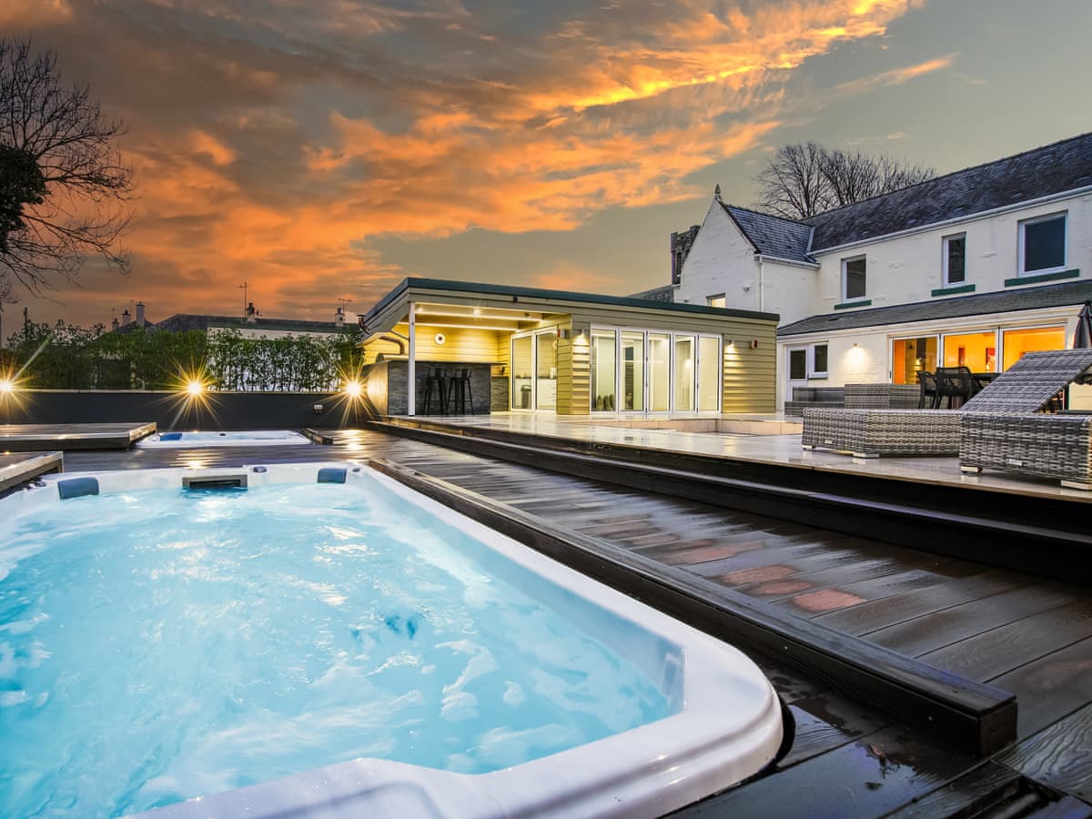 Lochside House
