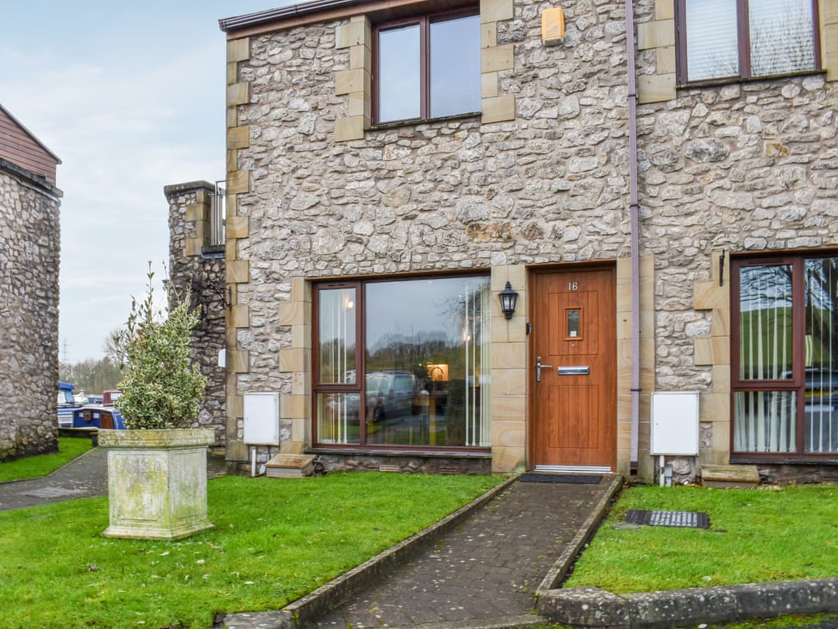 Self-catering cottages in Carnforth