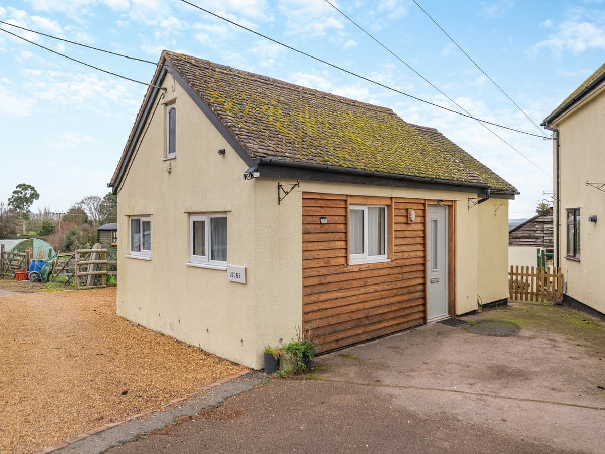 The Lodge - Holiday lodge in Central England - Image 1