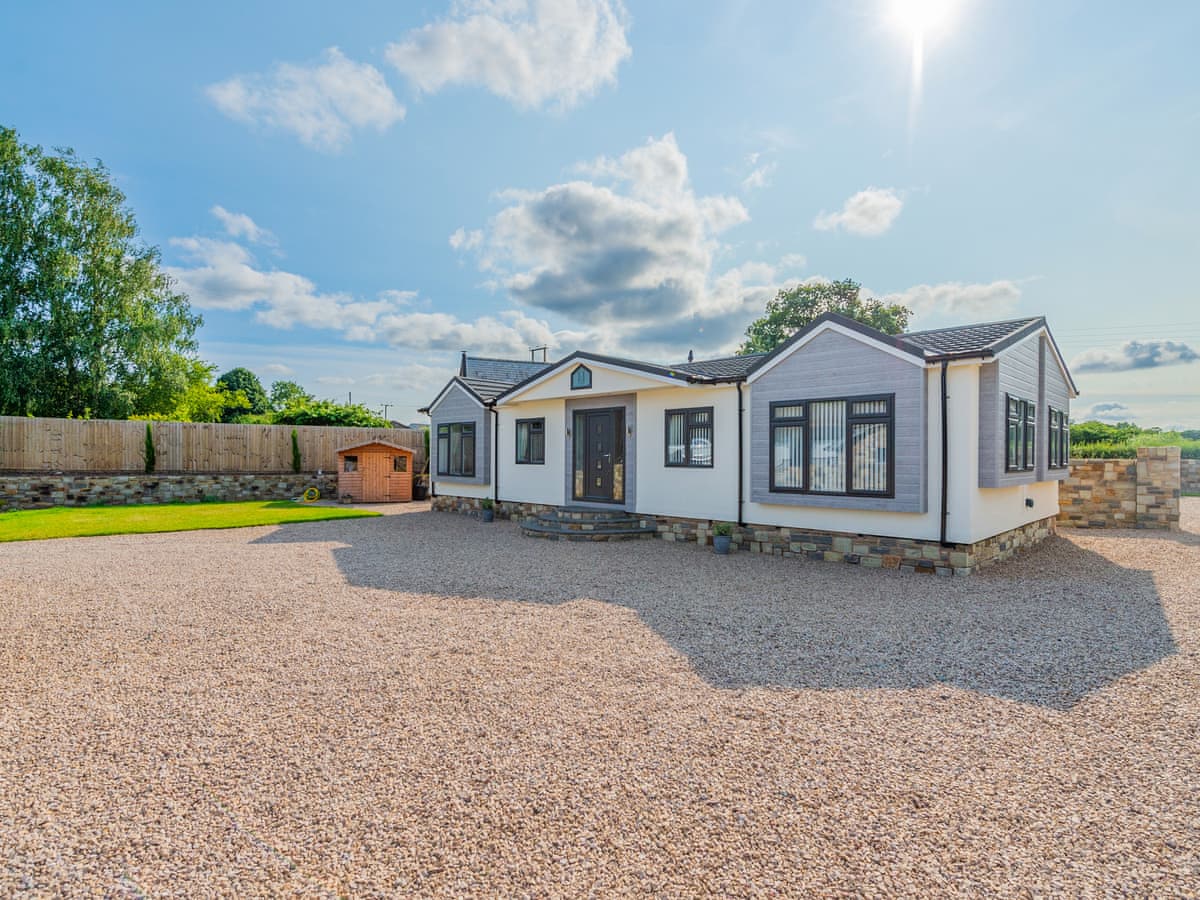 Stoney Acres Luxury Holiday Park - Manor Lodge - Holiday Lodge in Central England - Image 1
