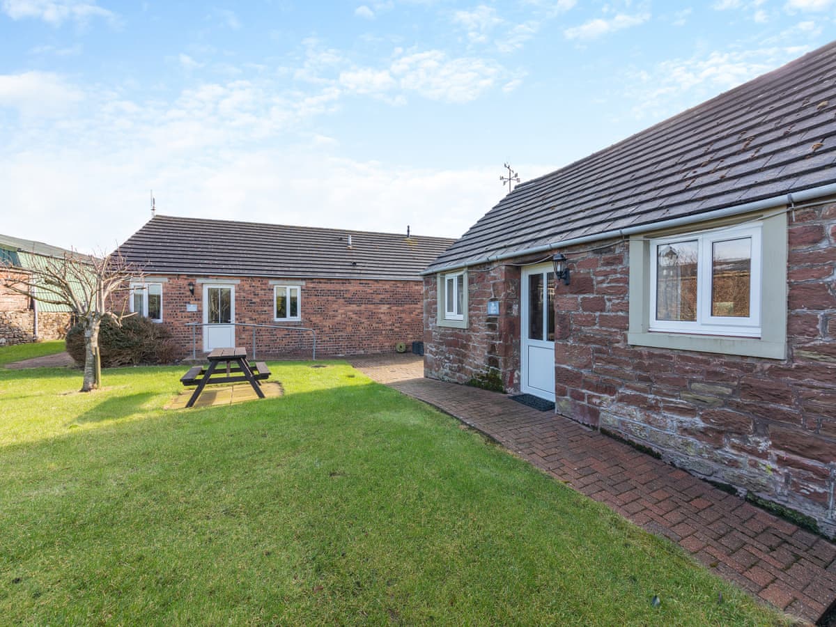 Dickinson Place Holiday Cottages - Eight Byre