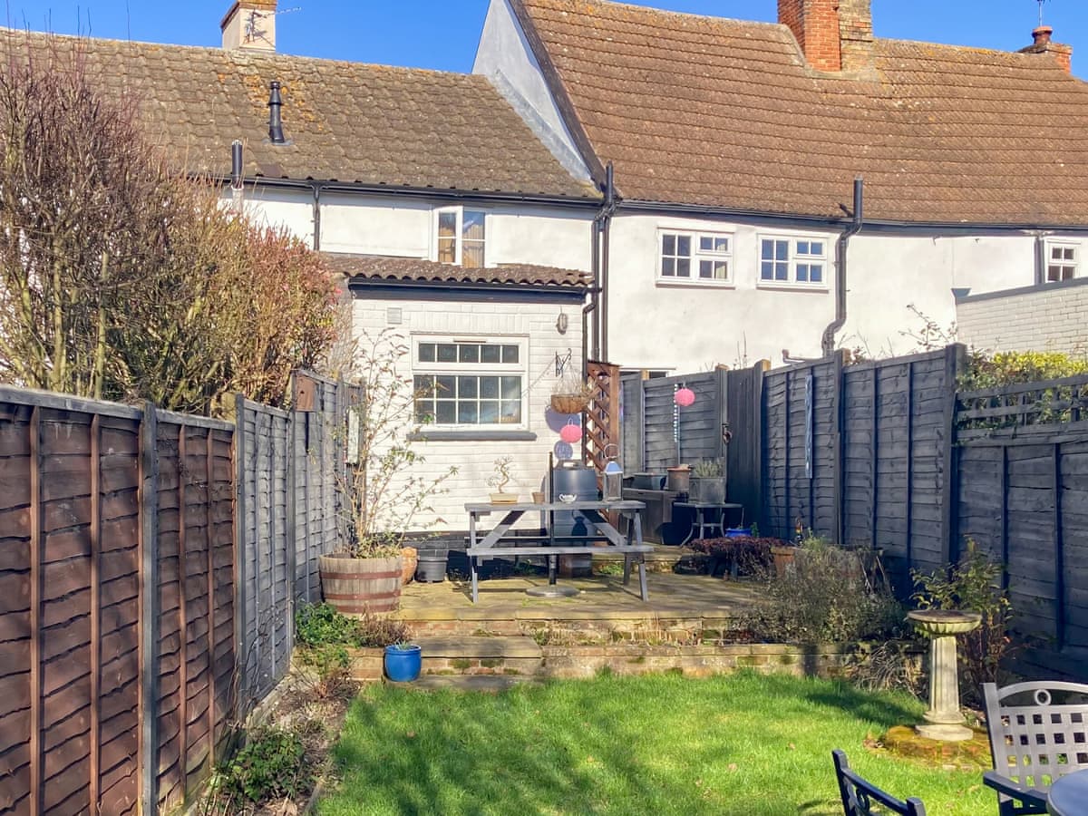 Sunny Meadow Cottage