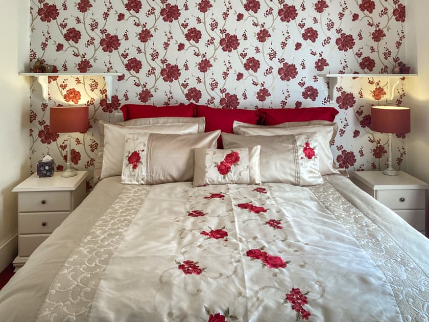 Super Kingsize bedroom  | Victoria’s Haven, Kirkcaldy
