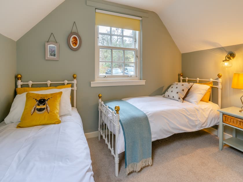 Twin bedroom | River Cottage - River Cottage, Enochdhu, near Pitlochry