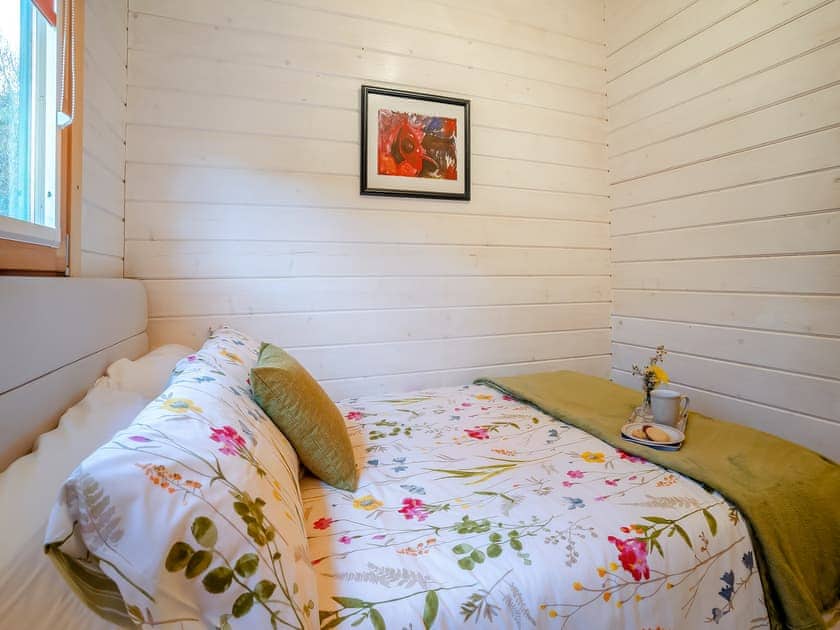 Double bedroom | Dôl Werdd Lodge, Garnant Ammanford
