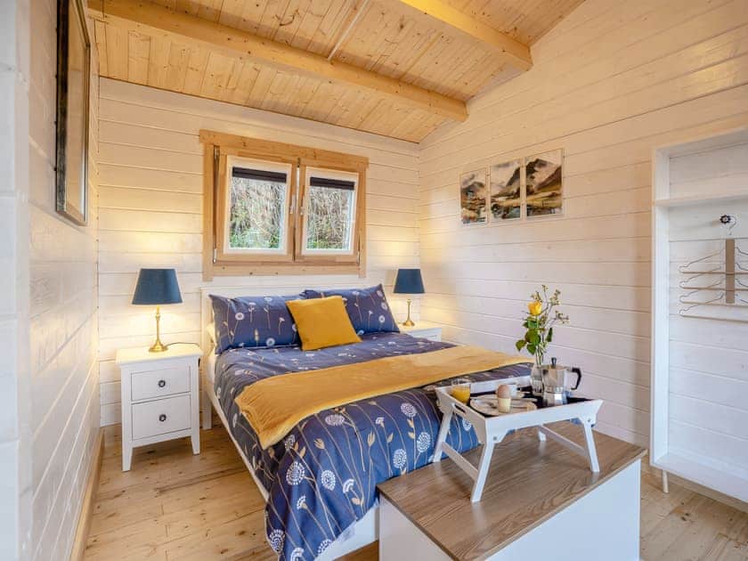 Double bedroom | Dôl Werdd Lodge, Garnant Ammanford