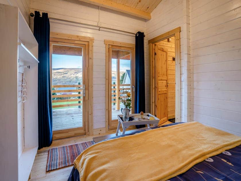 Double bedroom | Dôl Werdd Lodge, Garnant Ammanford