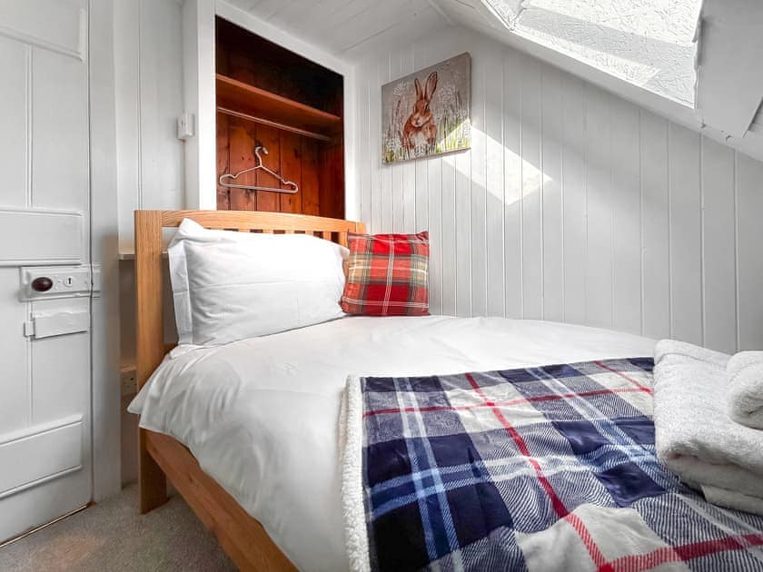 Single bedroom | Castleview, Invercloy, Brodick