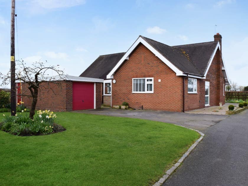 Exterior | Lyncroft Holiday Bungalow, Sandbach