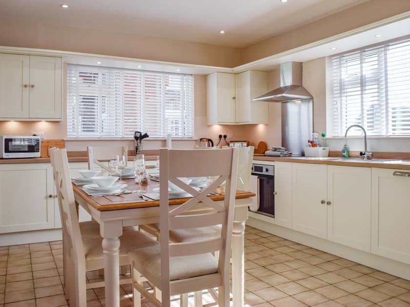 Kitchen/diner | Lyncroft Holiday Bungalow, Sandbach