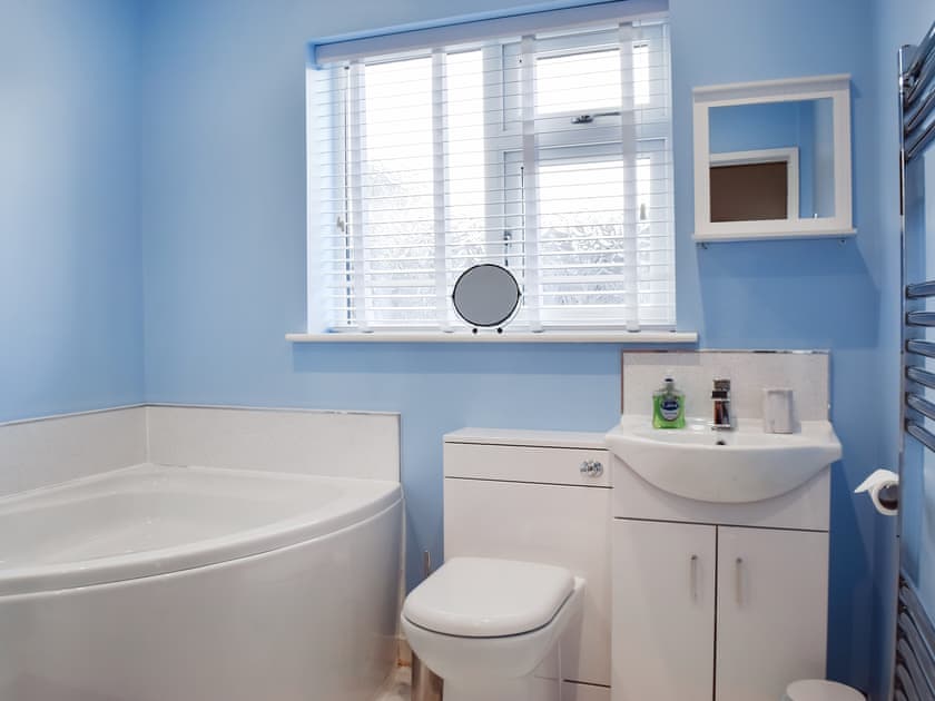Bathroom | Lyncroft Holiday Bungalow, Sandbach