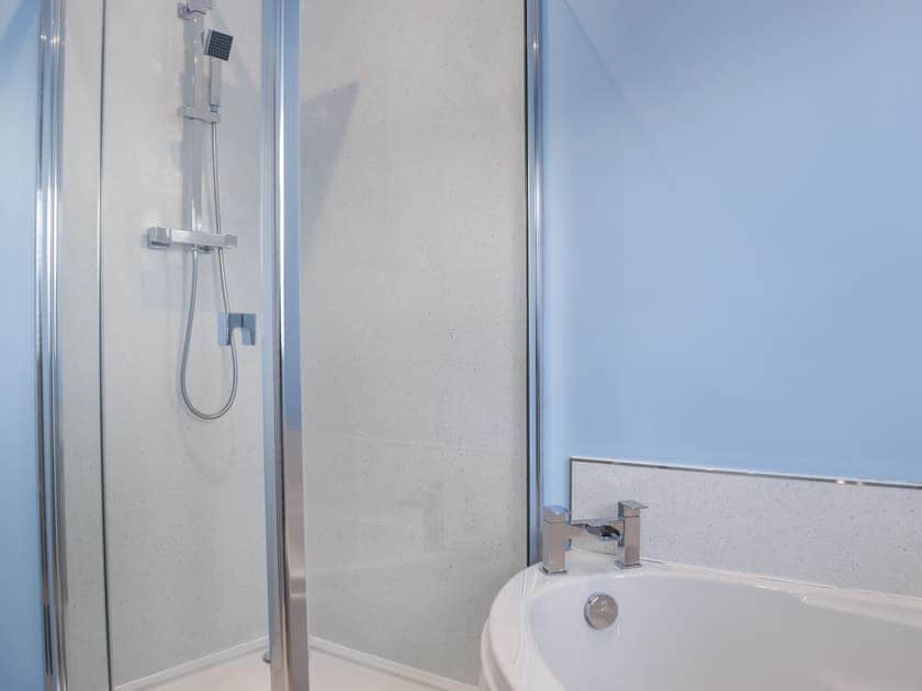 Bathroom | Lyncroft Holiday Bungalow, Sandbach