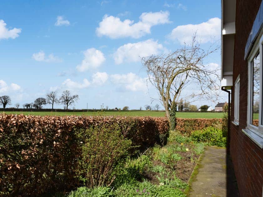 Garden | Lyncroft Holiday Bungalow, Sandbach