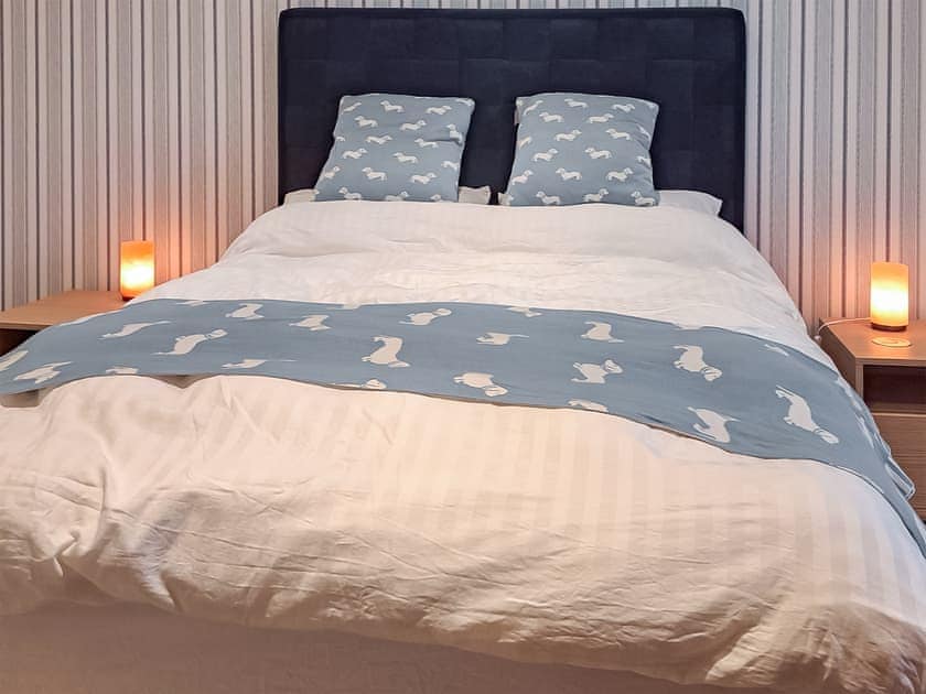 Double bedroom | Park Barn, Lichfield