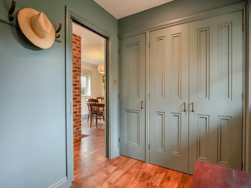 Hallway | Keeds Cottage - Keeds Cottage and Keeds Barn, Pulborough