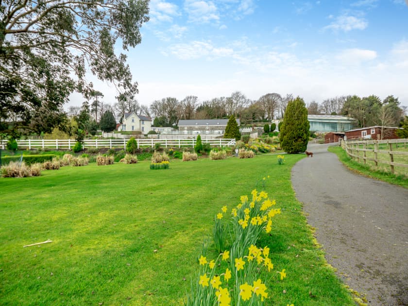 Surrounding area | Bwthyn Hudol Bach - Llwynhudol Vineyard Cottages, Pwllheli