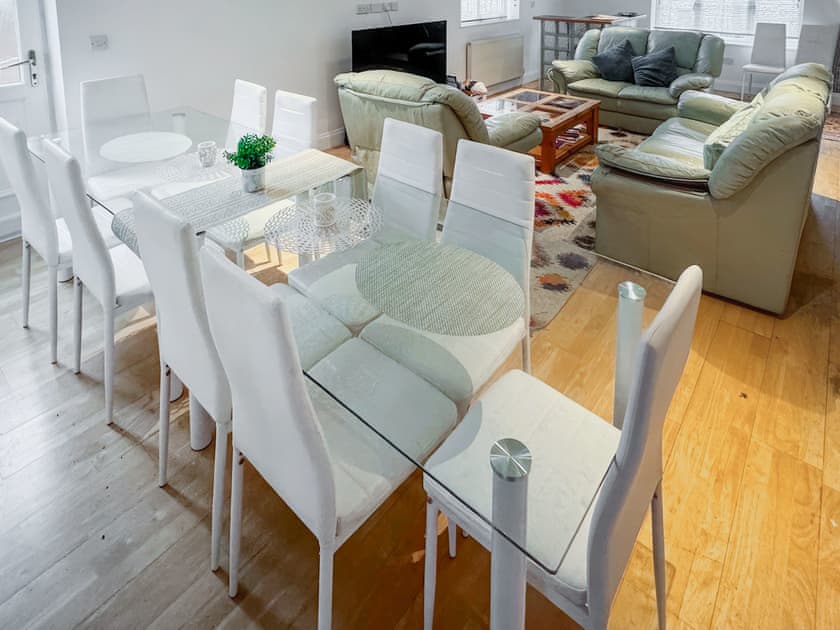 Living room/dining room | The Great Escape, Ipswich