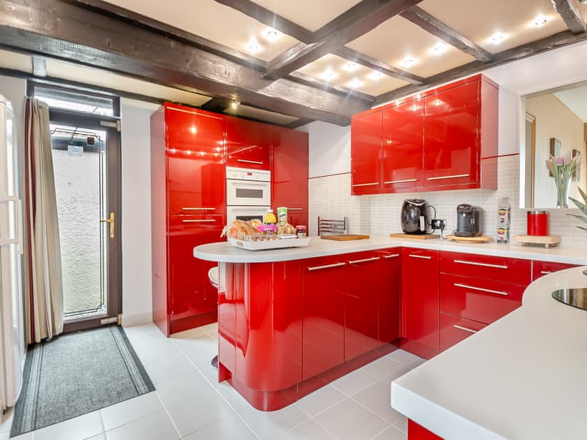 Kitchen | Beachside House, California, near Great Yarmouth