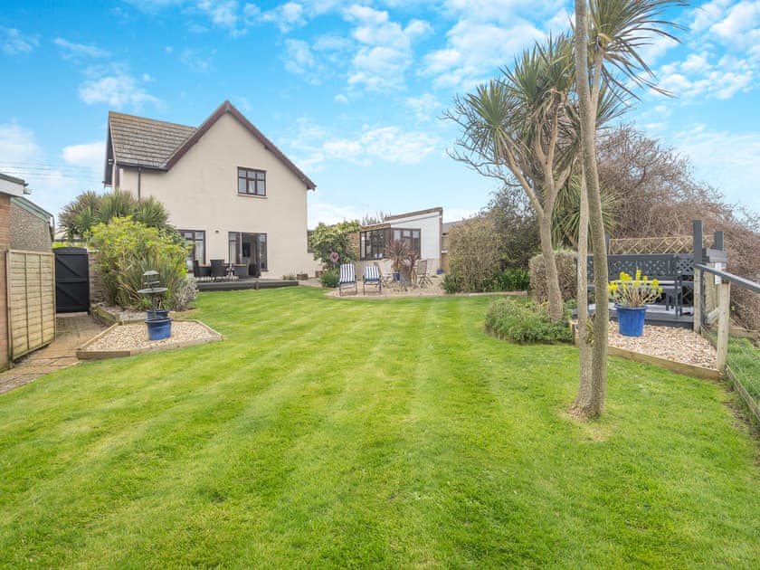 Garden | Beachside House, California, near Great Yarmouth