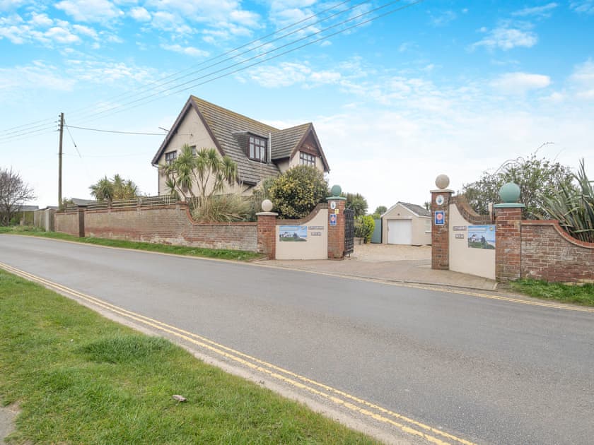 Exterior | Beachside House, California, near Great Yarmouth
