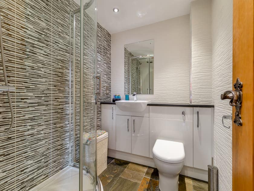 Shower room | Herdwick’s Barn - Ramsor Farm, Ramshorn