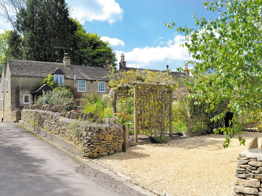 Exterior | Folly Cottage, Avening, near Tetbury