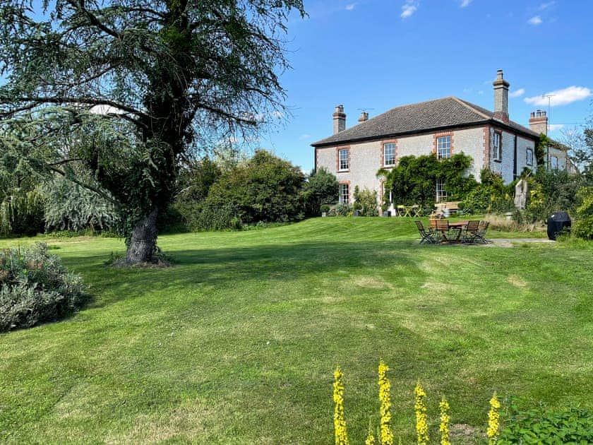 Elegant, 17th century farmhouse | Colveston Manor, Mundford