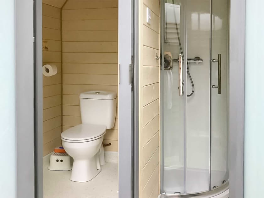 Bathroom | Oak Retreat - Glanusk Estate, Crickhowell