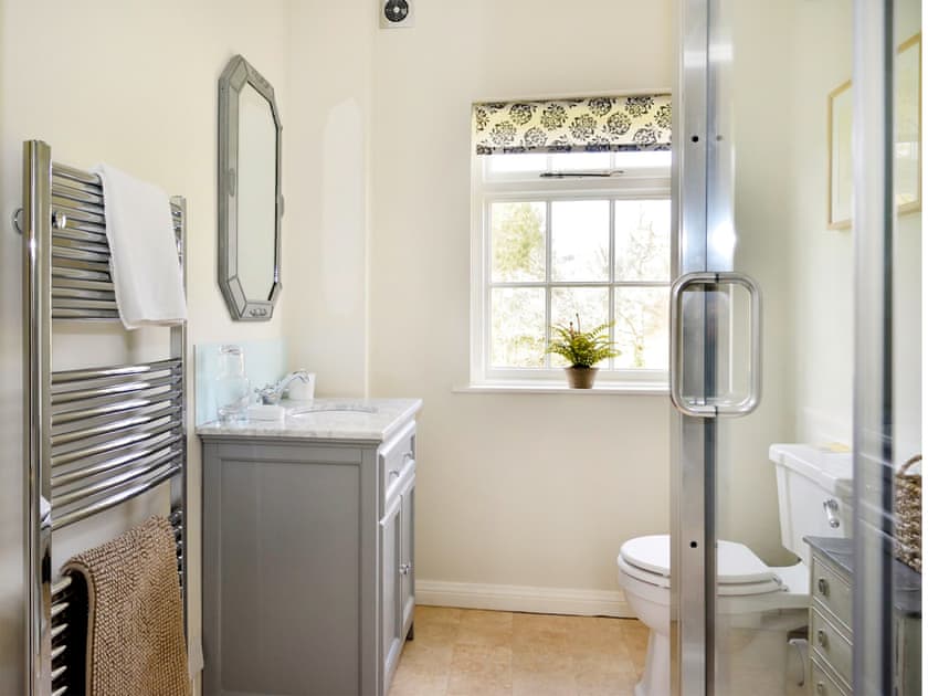 Bathroom | Glanusk Lodge - Glanusk Estate, Crickhowell