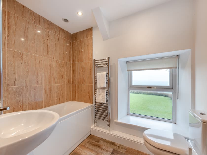 Bathroom | Ael y Bryn, Llandysul